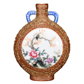 Chinese Qing Dynasty Gilt Gold Famille Rose Flowers Bird Design Porcelain Vase