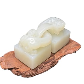 Superb Chinese Hetian Jade Carved Chi Dragon Seal