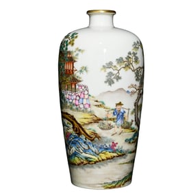 Chinese Qing Dynasty Gilt Edge Famille Rose Figure Design Porcelain Vase