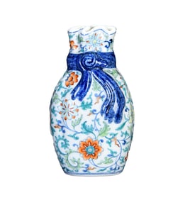 Chinese Qing Dynasty Doucai Flowers Design Porcelain Vase