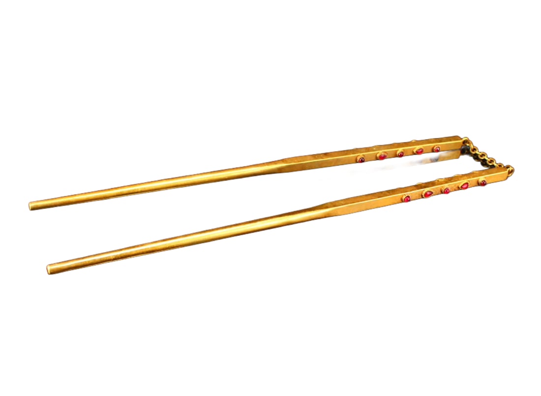 A Pair Vintage Chinese Gilt Gold Copper Chopsticks: A Pair Vintage Chinese Gilt Gold Copper Chopsticks Dimension: 247.65 x 11 (mm) 9.75 x 0.43 (inches) Weight: 0.26 lbs/ 117.1 g