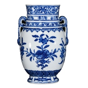 Chinese Qing Dynasty Blue And White Porcelain Flowers Design Porcelain Vase