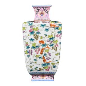 Chinese Qing Dynasty Gilt Edge Famille Rose Squirrel & Grape Design Porcelain Vase