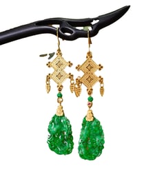 A Pair Beautiful 925 Silver Inlay Green Jadeite Earring