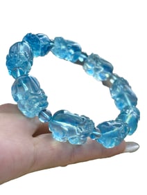 Hand Woven Beautiful Aquamarine Carved Fortune Pixiu Beads Bracelet