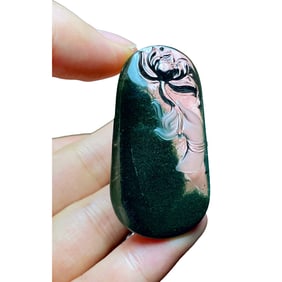Beautiful Natural Green Crystal Carved Lotus Flower Pendant