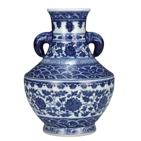 Chinese Qing Dynasty Blue And White Porcelain Flowers Design Porcelain Vase
