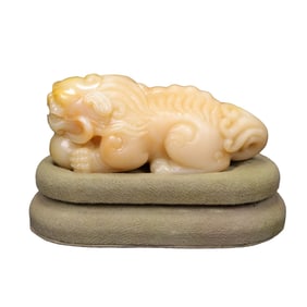 Superb Chinese Tianhuang Stone Carved Fortune Lion Statue