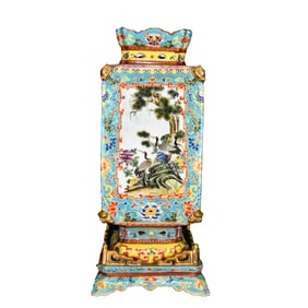 Chinese Qing Dynasty Gilt Gold Famille Rose Enamel Pine Tree & Crane Design Porcelain Vase