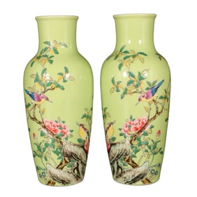 A Pair Chinese Qing Dynasty Famille Rose Flowers Bird Design Porcelain Vase