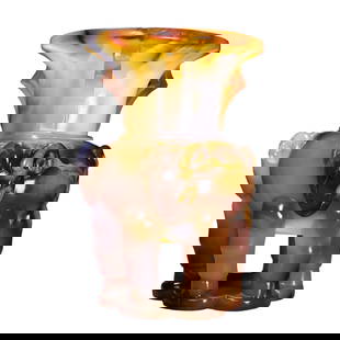 Exquisite Chinese Agate Carved Fortune Sheep Vase: Exquisite Chinese Agate Carved Fortune Sheep VaseDimension: 146 x 102 (mm)5.75 x 4.01 (inches) Weight: 1.57 lbs/ 713 g