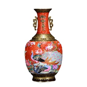 Chinese Qing Dynasty Gilt Edge RGlaze Famille Rose Peacock & Peony Design Porcelain Vase