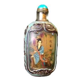 Old Chinese Peking Glass Colored Drawing Figure Design Snuff Bottle w Stopper