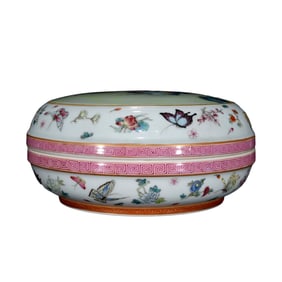 Chinese Qing Dynasty Gilt Edge Famille Rose Flowers Butterfly Design Porcelain Box