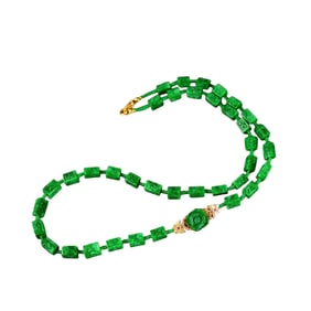 Hand Carved Exquisite Green Jadeite Beads Necklace