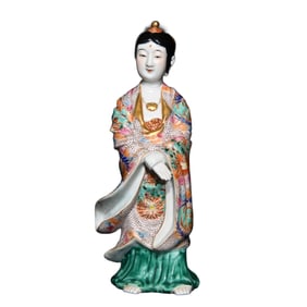 Chinese Gilt Gold Famille Rose Beautiful Woman Porcelain Statue