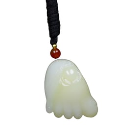 Superb Chinese Hetian Jade Carved Foot & Spider Pendant