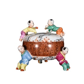 Chinese Wood Grain Glaze Famille Rose Kid Porcelain Drum Statue