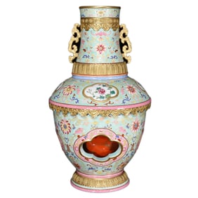 Chinese Qing Dynasty Gilt Gold Famille Rose Enamel Turn Heart Porcelain Vase