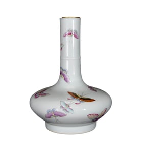 Chinese Qing Dynasty Famille Rose Butterfly Design Vase