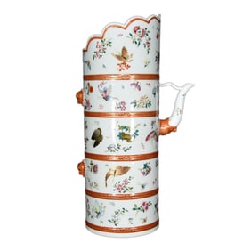 Chinese Qing Dynasty Gilt Edge Famille Rose Butterfly Design Porcelain Pot