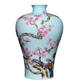 Chinese Qing Dynasty Gilt Edge Turquoise Glaze Famille Rose Flowers Design Porcelain Vase