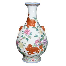 Chinese Qing Dynasty Gilt Edge Famille Rose Fortune Lion Design Porcelain Vase