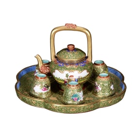 A Set Chinese Qing Dynasty Famille Rose Enamel Figures Design Porcelain Handle Teapot & Cups