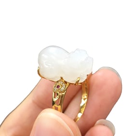 Exquisite Chinese 18K Gold Inlay Hetian Jade Fortune Pixiu Ring