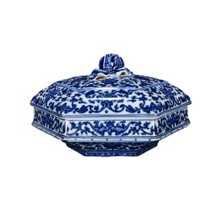 Chinese Blue And White Porcelain Fortune Bat Design Box