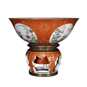 Chinese Qing Dynasty Gilt Edge Red Glaze Famille Rose Flowers Design Porcelain Turn Heart Bowl