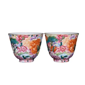 A Pair Chinese Gilt Edge Famille Rose Enamel All Flowers Bloom Together Design Porcelain Cups