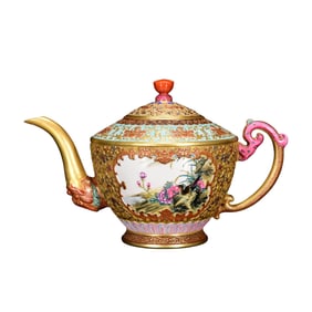 Chinese Qing Dynasty Gilt Gold Famille Rose Enamel Flower Bird Design Porcelain Teapot