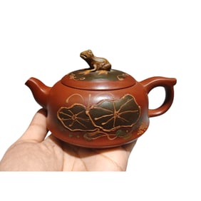 Chinese Yixing Zisha Lotus Leaf & Frog Design Teapot