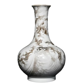 Chinese Qing Dynasty Mocai Fortune Dragon Design Porcelain Vase