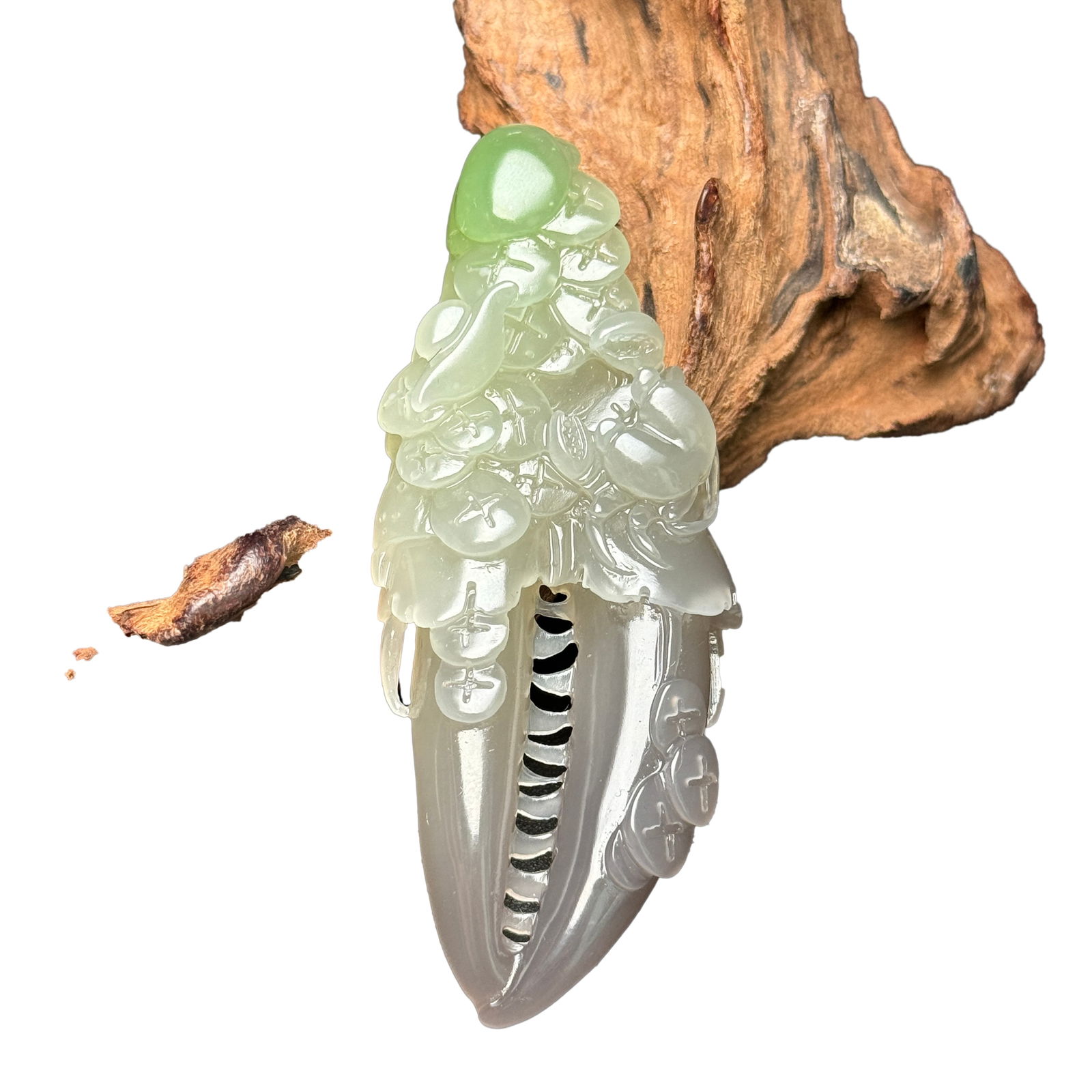 Chinese Hetian Jade Carved Crab Claws Pendant: Chinese Hetian Jade Carved Crab Claws PendantDimension: 87 x 36 x 12 (mm)3.42 x 1.42 x 0.47 (inches) Weight: 0.10 lbs/ 46 g