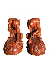 A Pair Vintage Chinese Boxwood Wood Carved Leopard Statues