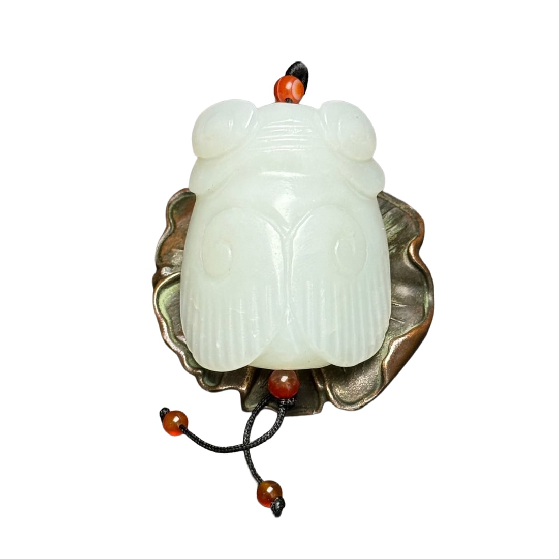 Chinese Hetian Jade Carved Fortune Cicada Pendant: Chinese Hetian Jade Carved Fortune Cicada PendantDimension: 43 x 25 x 17 (mm)1.69 x 0.98 x 0.67 (inches) Weight: 0.09 lbs/ 42 g