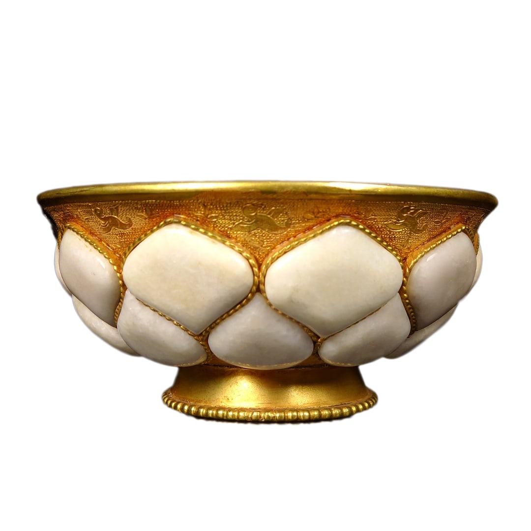Vintage Chinese Gilt Gold Copper Inlay Jade Bowl: Vintage Chinese Gilt Gold Copper Inlay Jade BowlDimension: 135 x 75 (mm) 5.31 x 2.95 (inches) Weight: 1.57 lbs/ 711 g