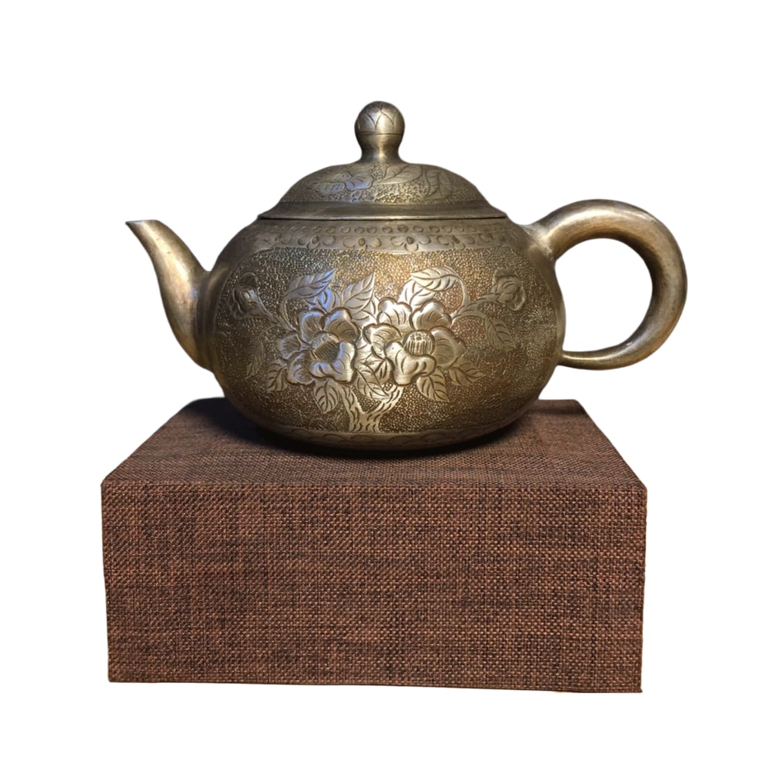 Vintage Chinese Pure Silver Teapot: Vintage Chinese Pure Silver TeapotDimension: 125 x 80 (mm) 4.92 x 3.15 (inches) Weight: 0.22 lbs/ 100 g