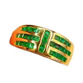 Exquisite 18K Gold Inlay Emerald Ring