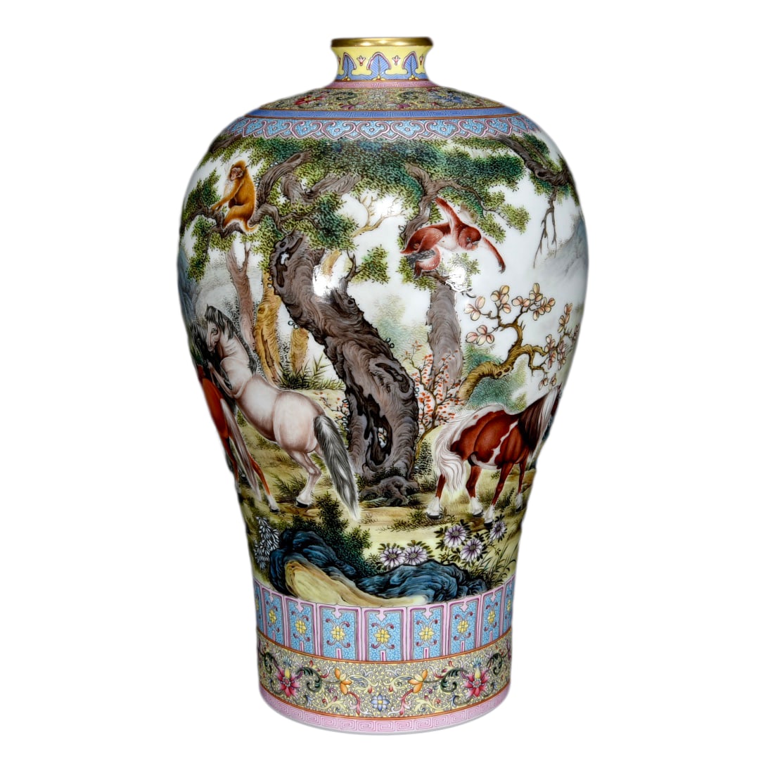 Chinese Qing Dynasty Gilt Edge Famille Rose Horse & Monkey Design Porcelain Vase: Chinese Qing Dynasty Gilt Edge Famille Rose Horse & Monkey Design Porcelain VaseDimension: 320 x 190 (mm) 12.60 x 7.48 (inches)