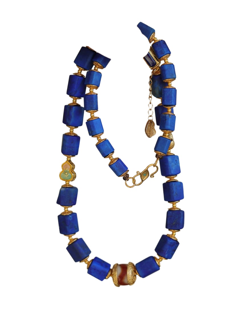Beautiful Natural Lapis Lazuli Beads Necklace: Beautiful Natural Lapis Lazuli Beads NecklaceDimension: 6-8 (mm) 0.24-0.31 (inches)