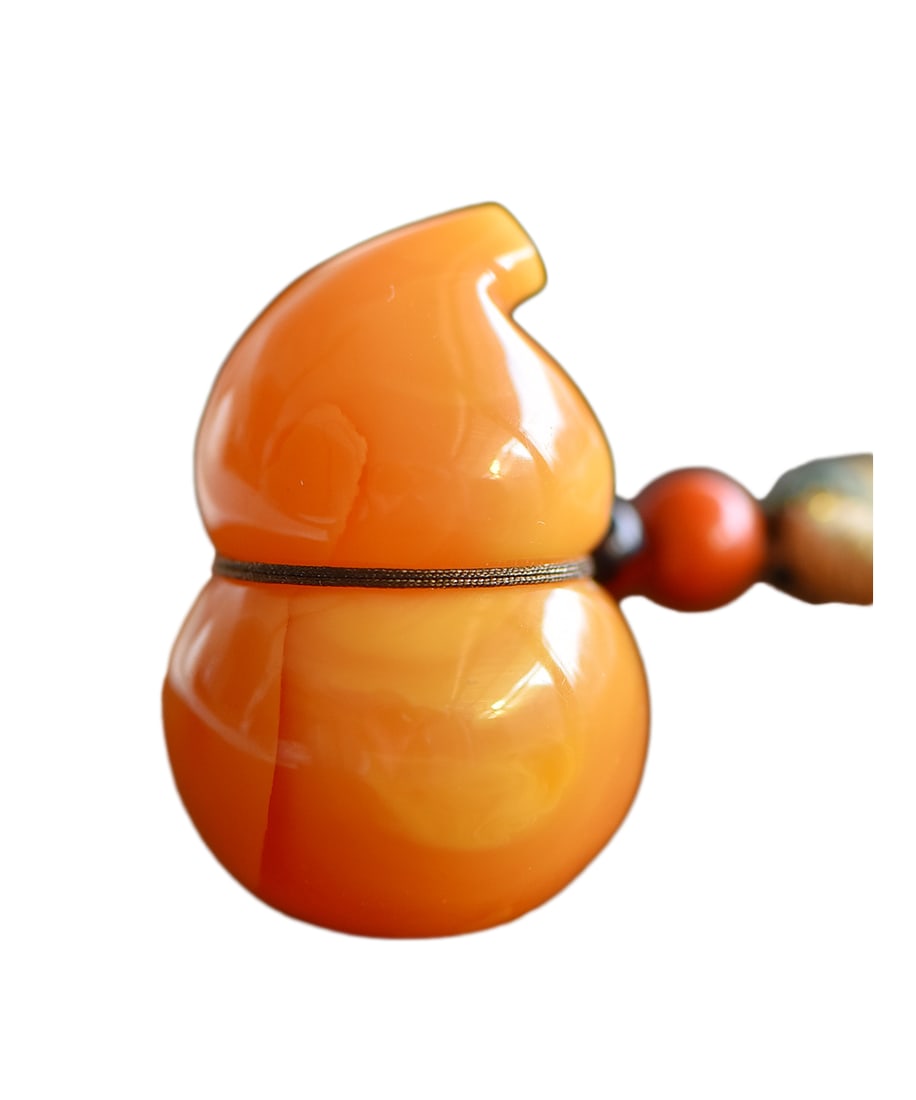 Exquisite Beeswax Carved Gourd Pendant w Hand Woven Beads Necklace: Exquisite Beeswax Carved Gourd Pendant w Hand Woven Beads NecklaceDimension: 41 x 27 x 27 (mm)1.61 x 1.06 x 1.06 (inches) Weight: 0.06 lbs/ 27.8 g