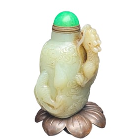 Vintage Chinese Hetian Jade High Relief Fortune Dragon Snuff Bottle