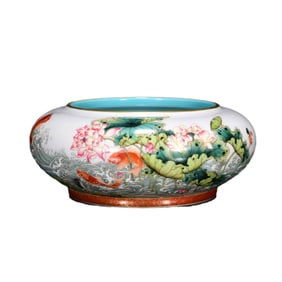 Chinese Qing Dynasty Gilt Edge Famille Rose Lotus Leaf & Lotus Flower Design Porcelain Brush Washer