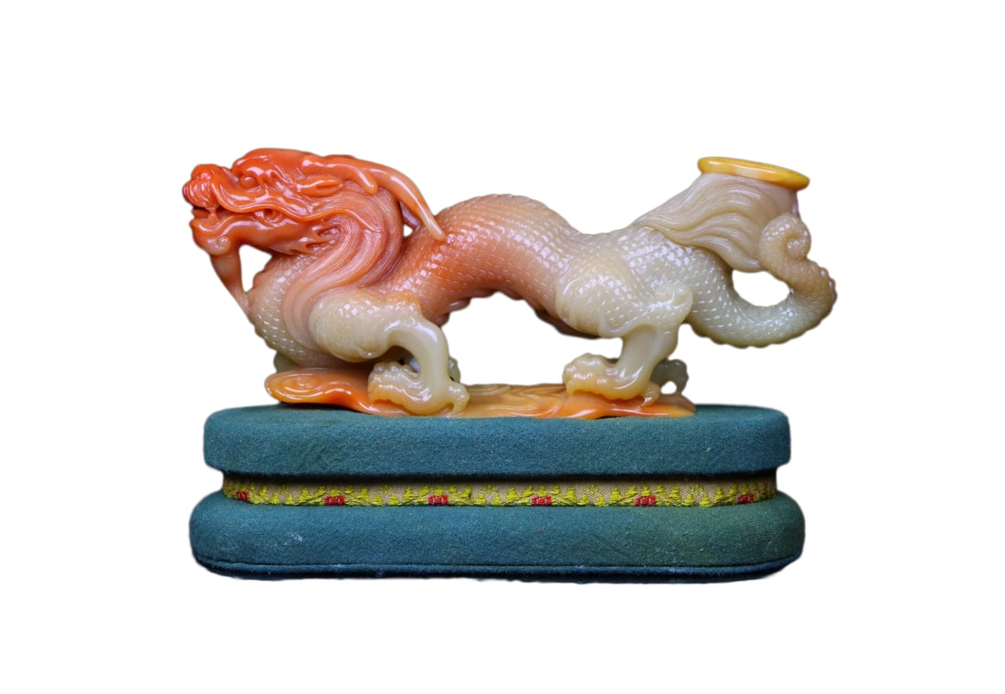 Chinese Shoushan Stone Carved Fortune Dragon Statue: Chinese Shoushan Stone Carved Fortune Dragon StatueDimension: 180 x 70 x 40 (mm)7.09 x 2.75 x 1.57 (inches) Weight:0.89 lbs/ 402 g