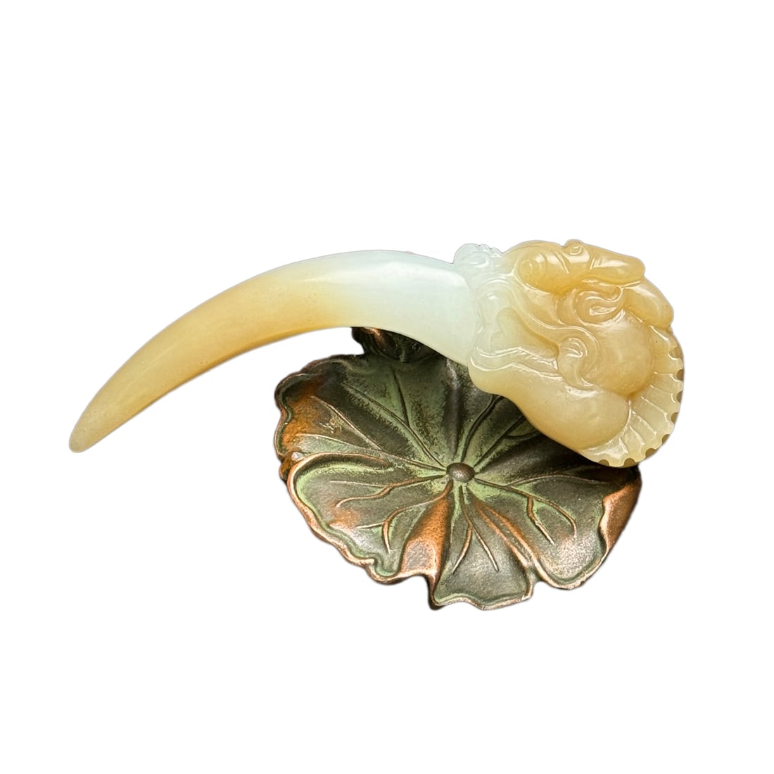 Chinese Hetian Jade Carved Dragon's Tooth Pendant: Chinese Hetian Jade Carved Dragon's Tooth PendantDimension: 80 x 28 x 13 (mm)3.15 x 1.10 x 0.51 (inches) Weight: 0.07 lbs/ 33 g