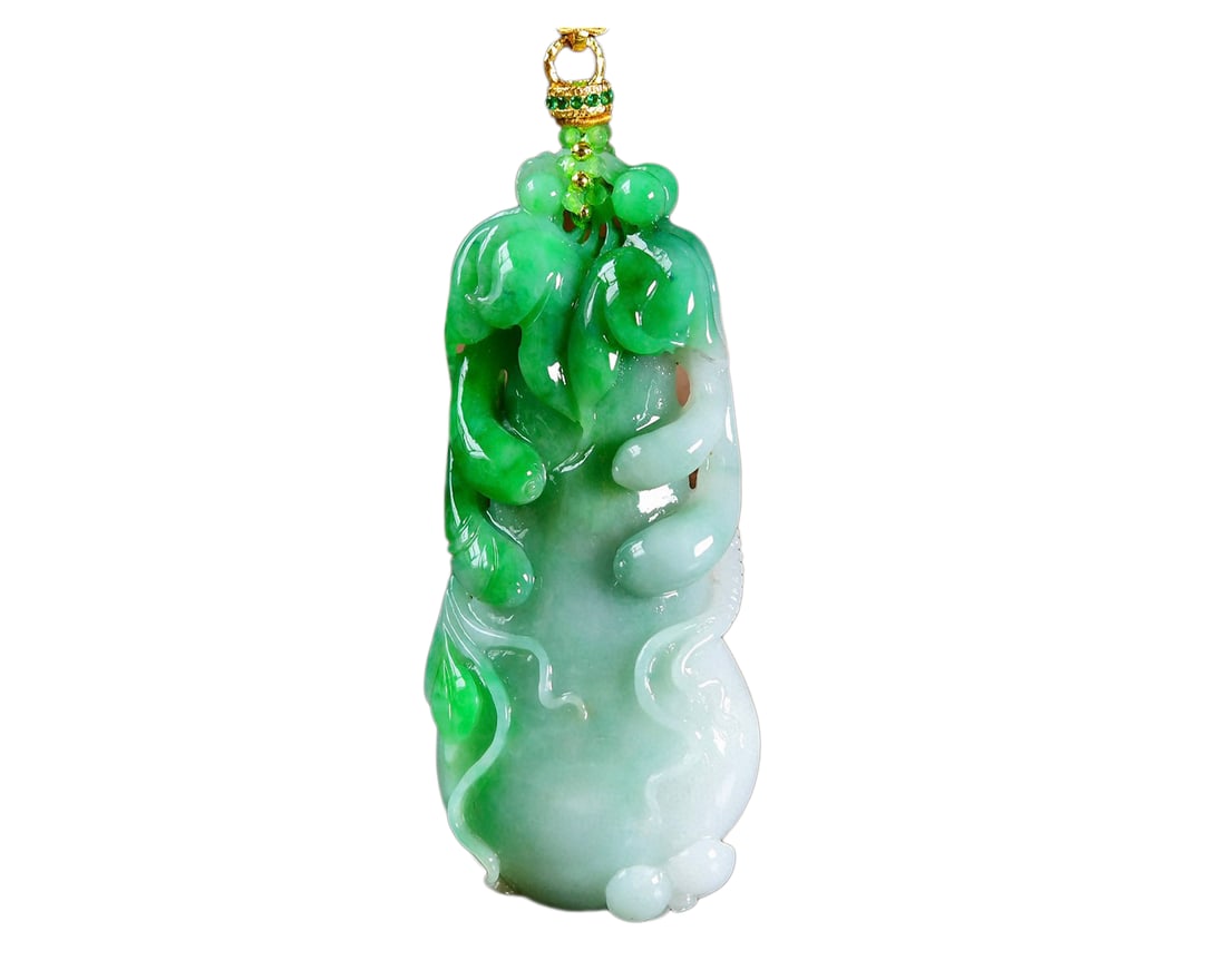 Exquisite Green Jadeite Carved Melon Pendant w Chenxiang Wood Beads Necklace (1 of 7)