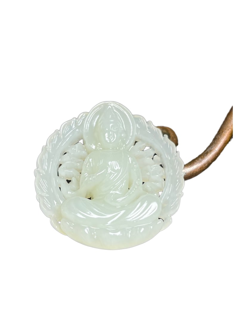 Chinese Hetian Jade Carved Kwan-yin Pendant: Chinese Hetian Jade Carved Kwan-yin PendantDimension: 125 x 100 x 68 (mm)4.92 x 3.94 x 2.68 (inches) Weight: 0.07 lbs/ 32g